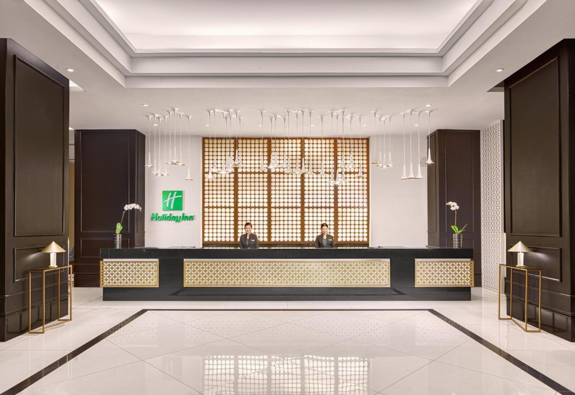 Holiday Inn & Suites Manila Galleria By Ihg Pasig City Esterno foto