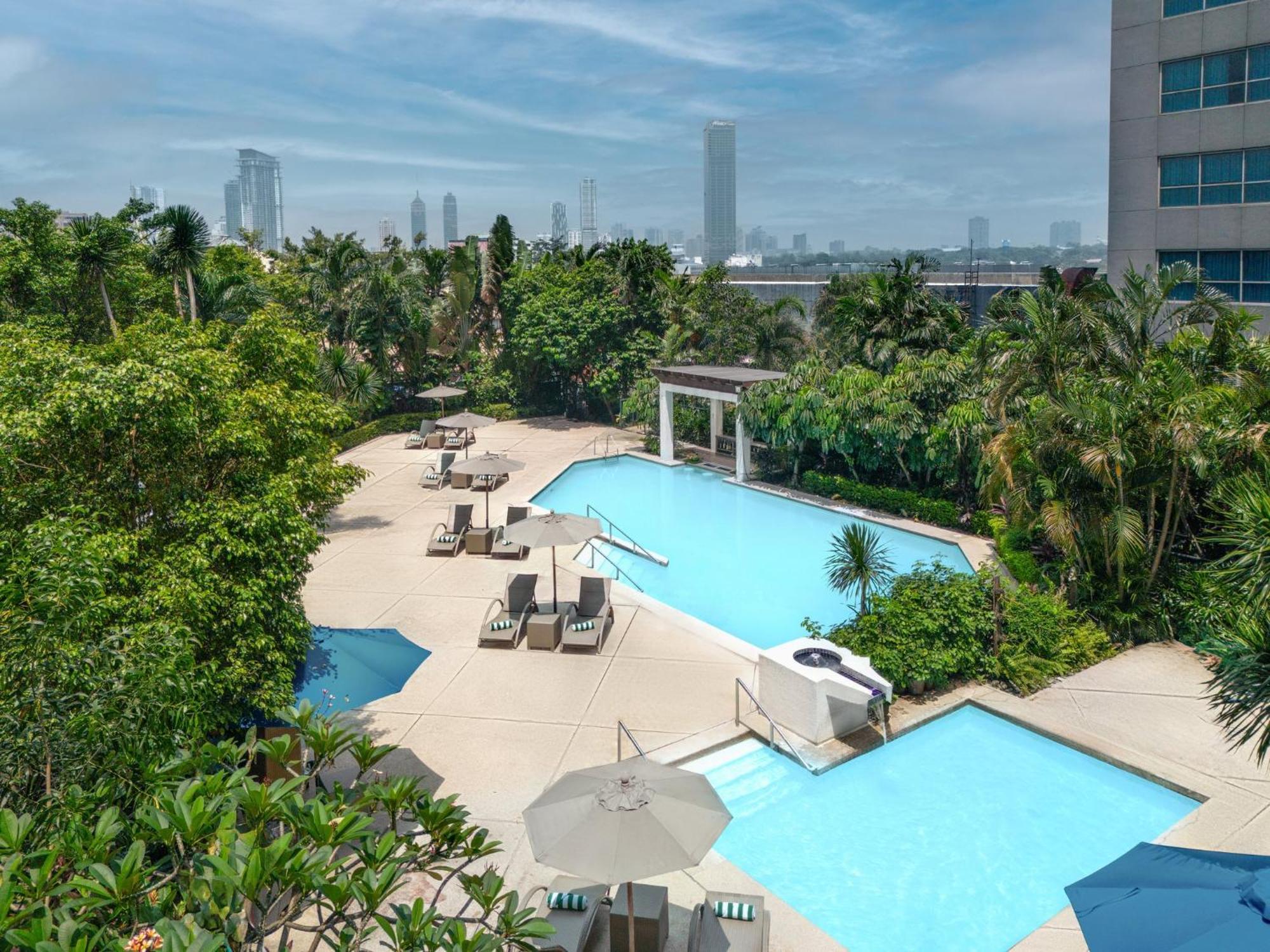 Holiday Inn & Suites Manila Galleria By Ihg Pasig City Esterno foto