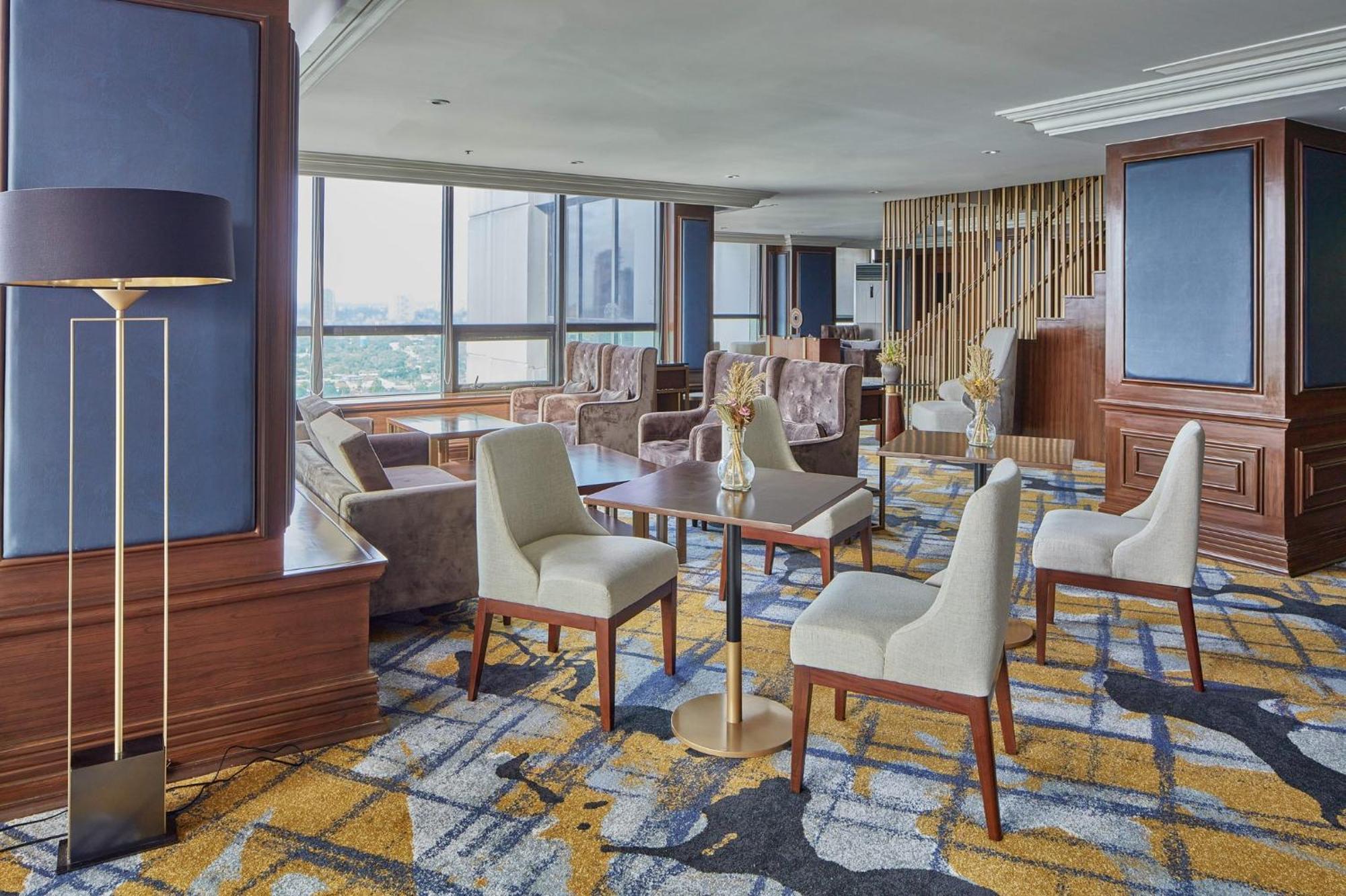 Holiday Inn & Suites Manila Galleria By Ihg Pasig City Esterno foto