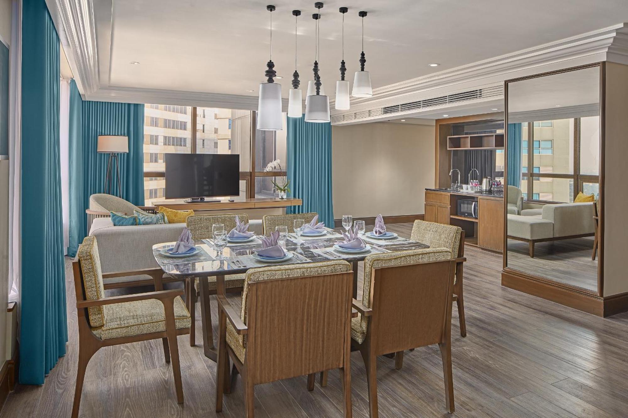 Holiday Inn & Suites Manila Galleria By Ihg Pasig City Esterno foto