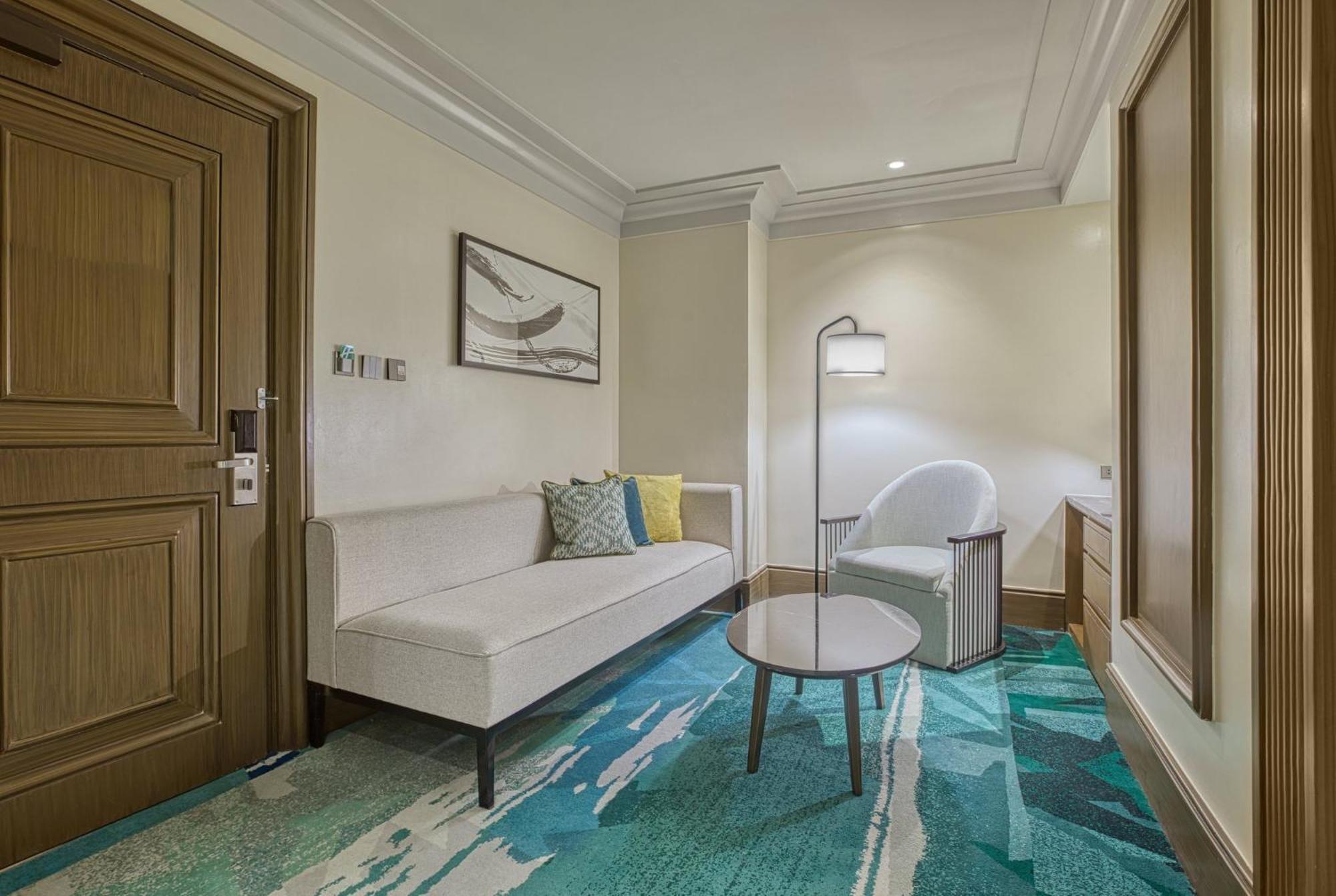 Holiday Inn & Suites Manila Galleria By Ihg Pasig City Esterno foto