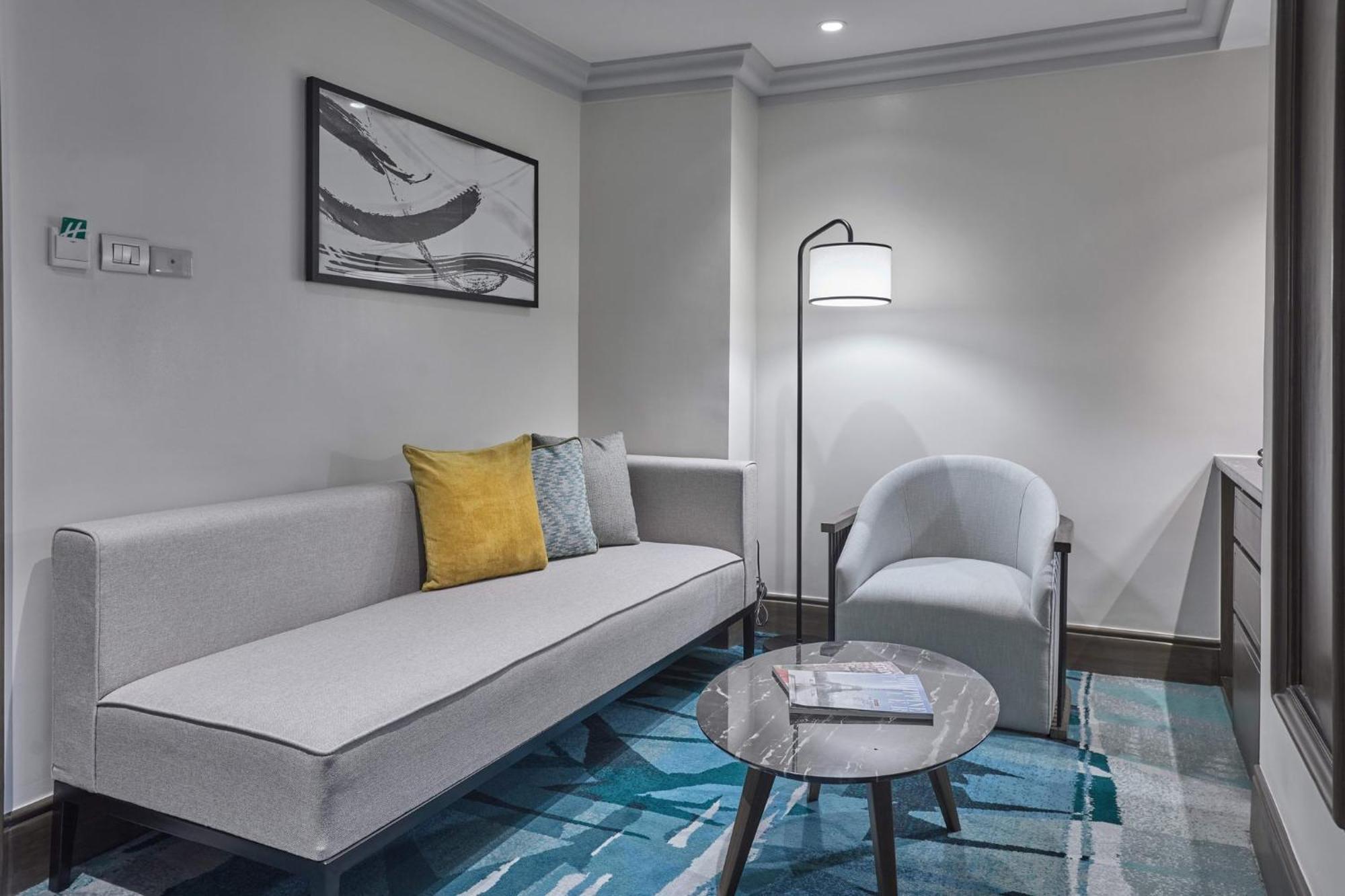 Holiday Inn & Suites Manila Galleria By Ihg Pasig City Esterno foto
