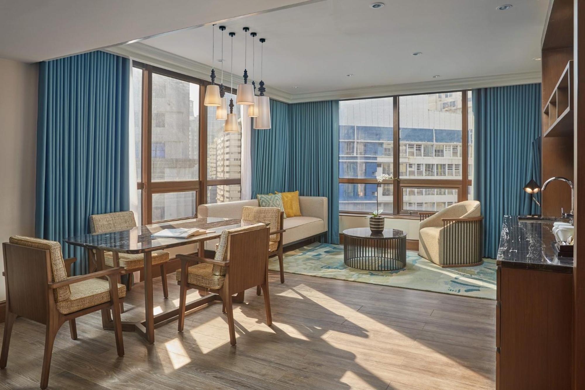 Holiday Inn & Suites Manila Galleria By Ihg Pasig City Esterno foto