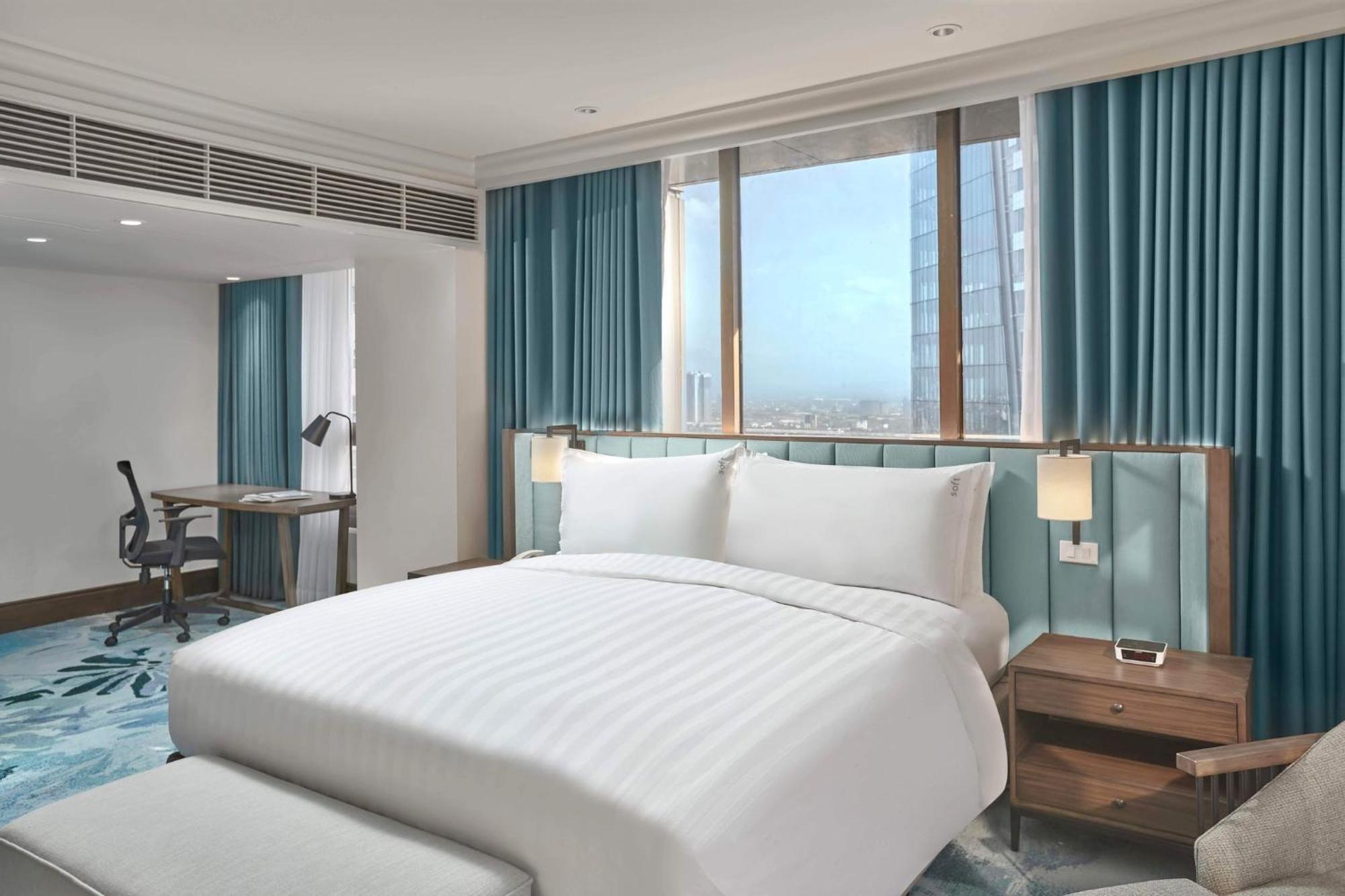 Holiday Inn & Suites Manila Galleria By Ihg Pasig City Esterno foto