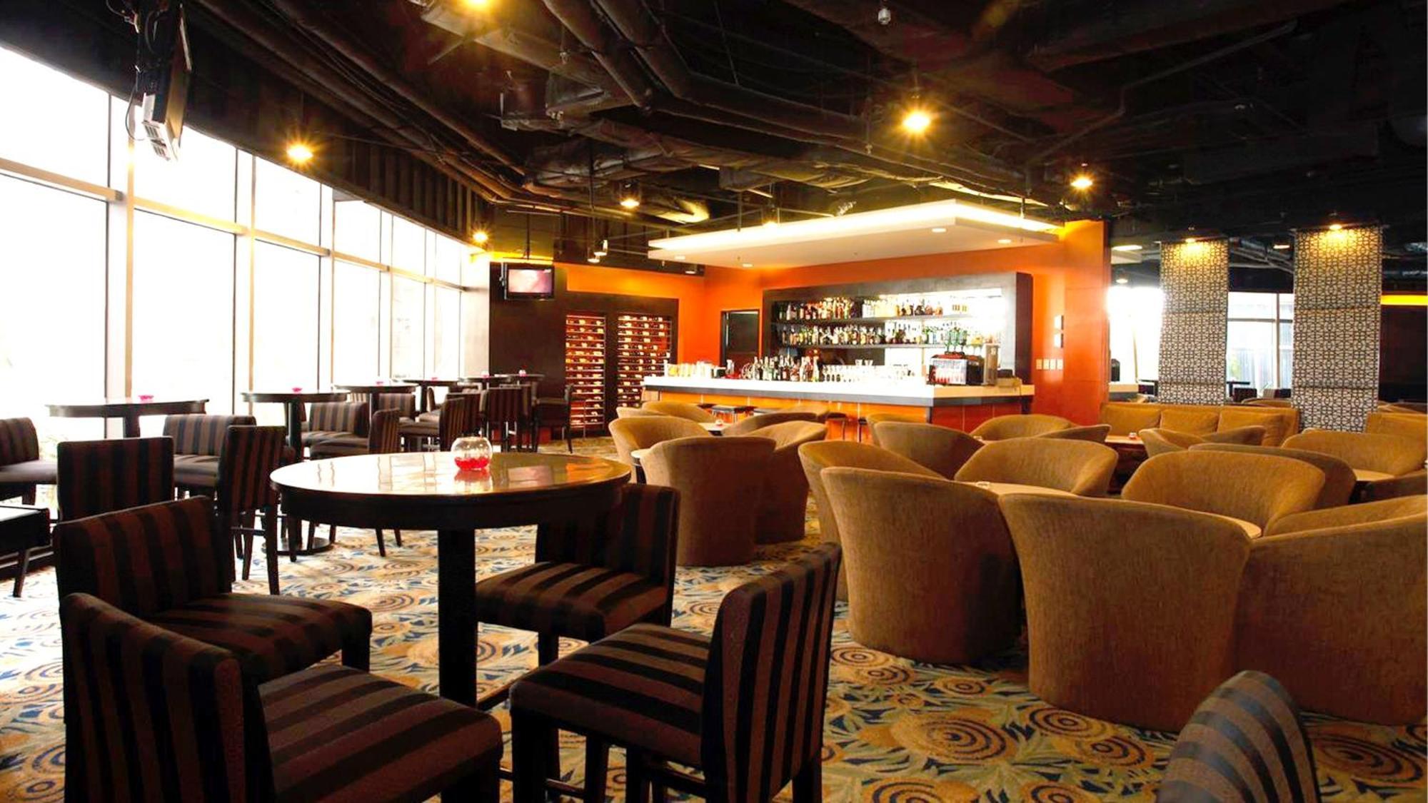 Holiday Inn & Suites Manila Galleria By Ihg Pasig City Esterno foto